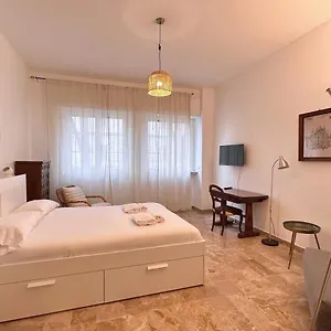 Orea Spiti - Drawings In Teodosio Appartamento